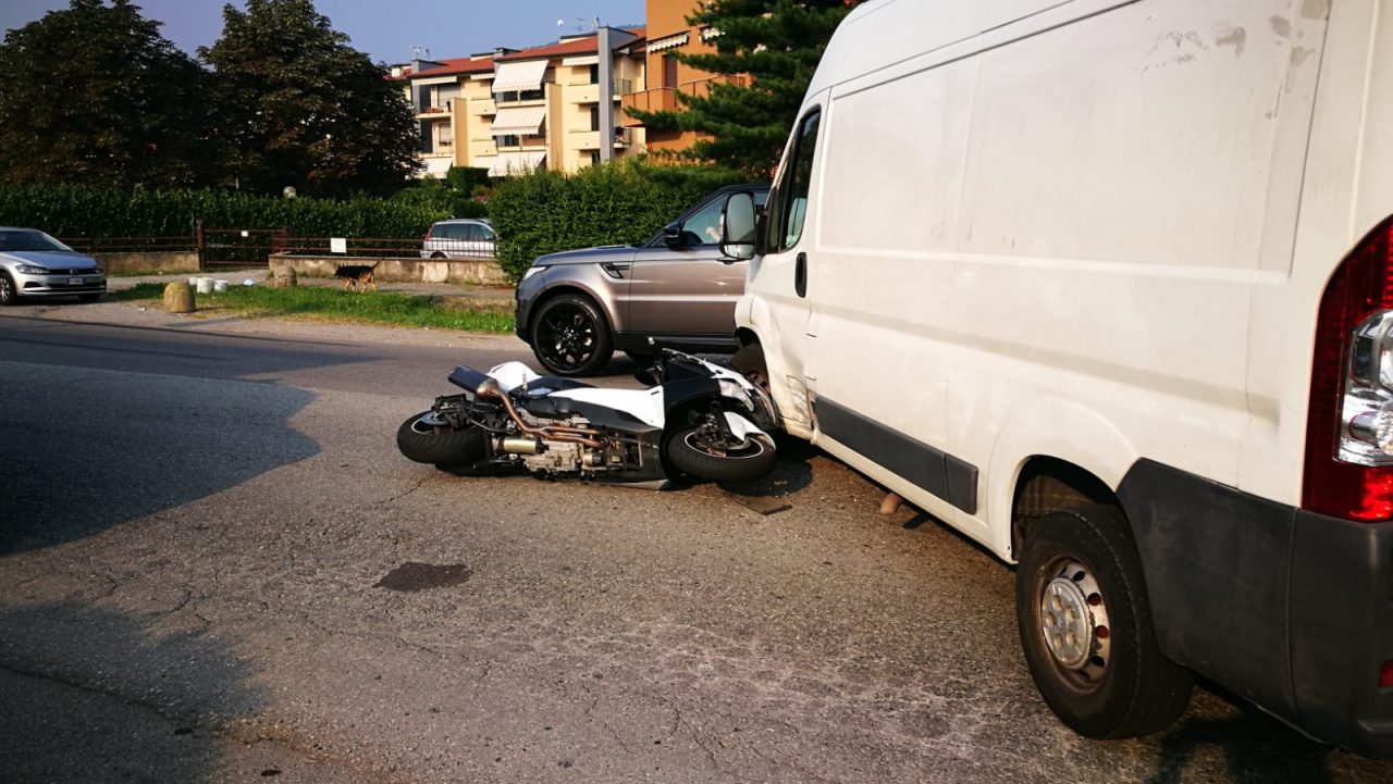 Ancora uno scontro auto moto sulla Provinciale La Santa