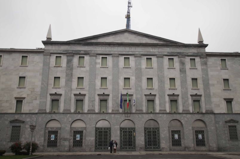 Con il palazzo di piazza Garibaldi, ex Deutsche, dalle cassaforti alla miseria