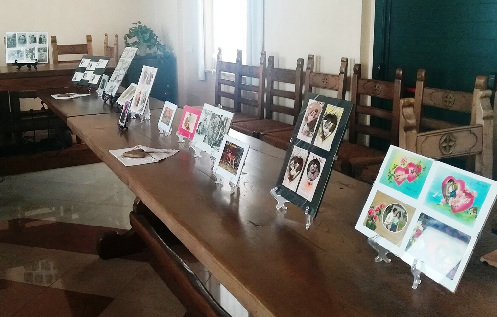 Ballabio: Cartoline Amorose in mostra per testimoniare di un amore “vecchio stile”