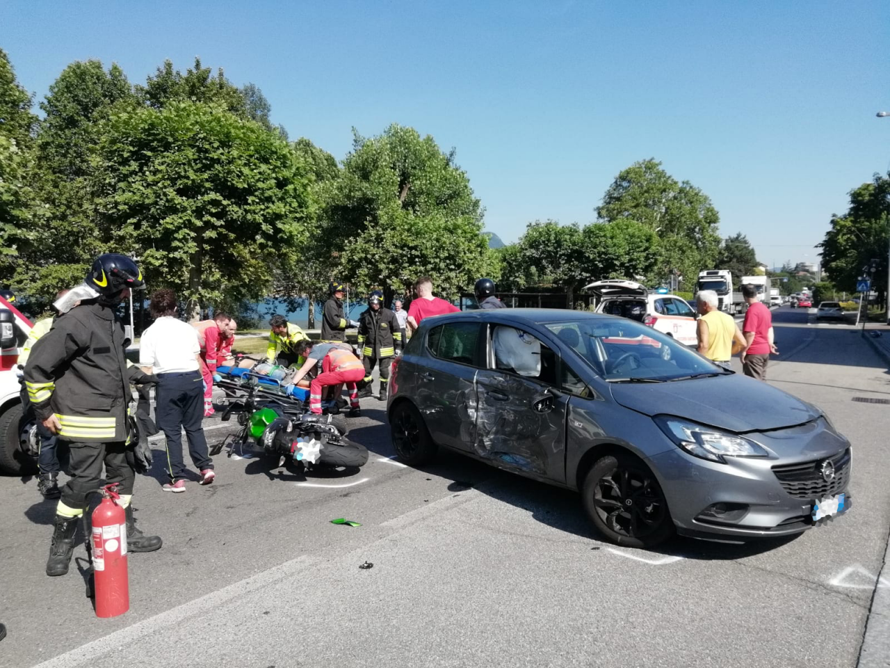 Incidente auto – moto: centauro a terra FOTO