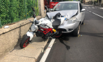 Incidente su corso Europa: auto tampona una moto FOTO