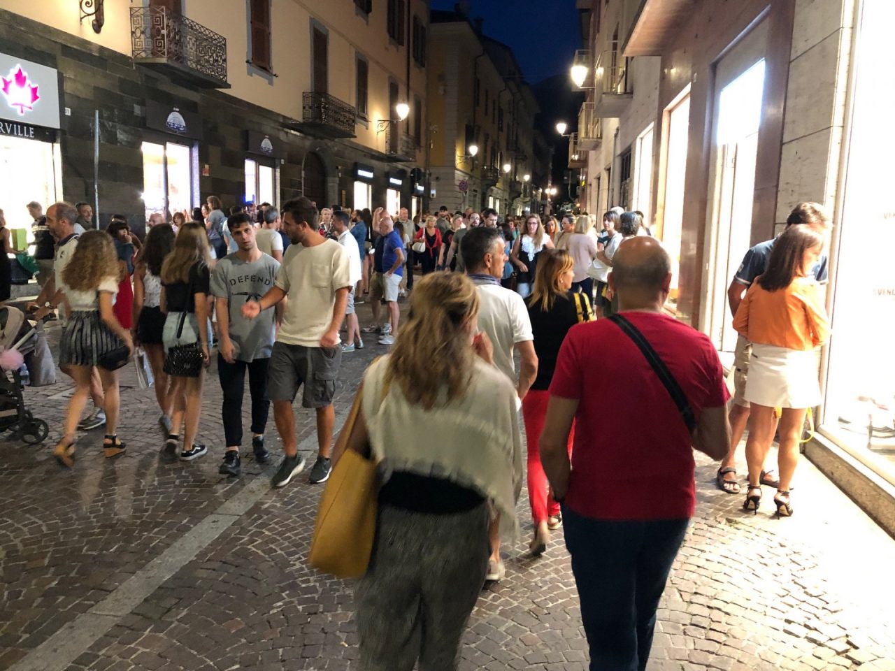 Domani ultimo giovedì per Shopping di Sera a Lecco
