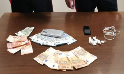 Spaccio di droga: giovane irregolare in manette
