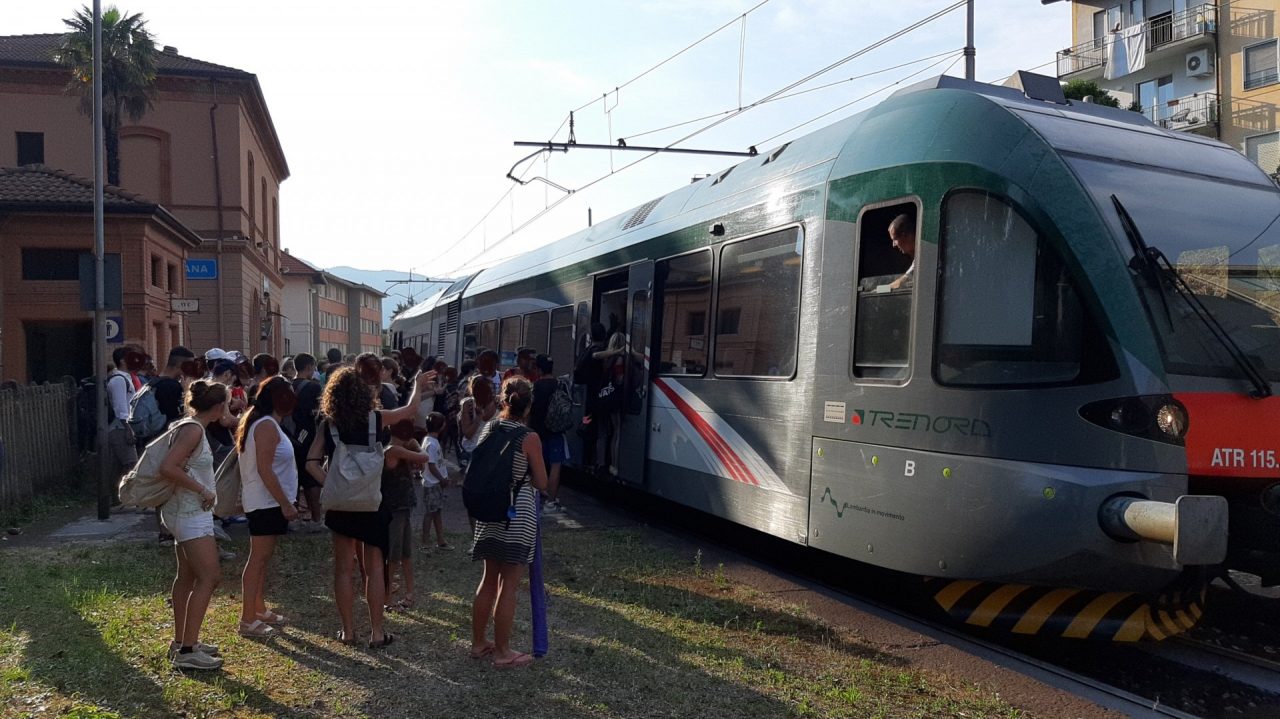 “Lasciati a terra dal treno: è così che si incentiva il turismo?” LA TESTIMONIANZA DI UNA FAMIGLIA