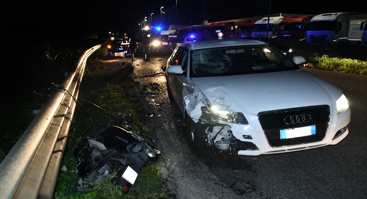 Scontro auto moto: uomo in fin di vita. Coinvolto un lecchese FOTO E VIDEO