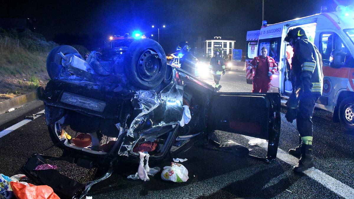 Speronati da un ubriaco sulla Statale 36: auto di giovane coppia si ribalta più volte