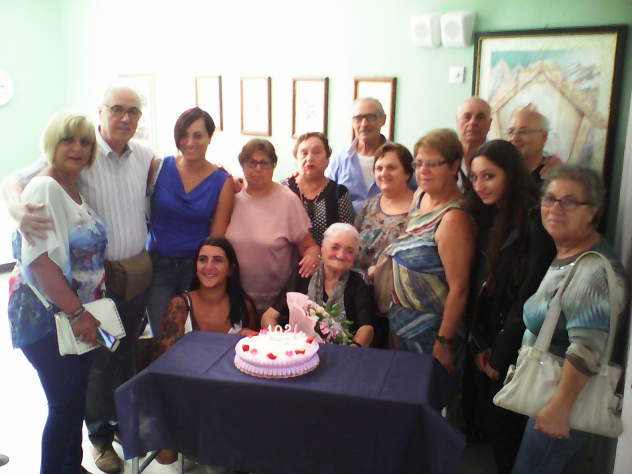 Nonna Carmela spegne 102 candeline