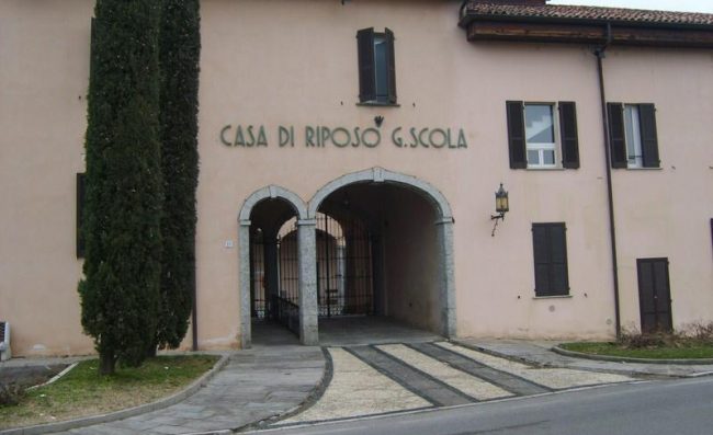 Ma tu non muori mai? Ti butto io dalla finestra