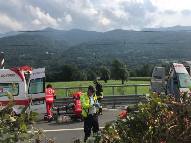 Schianto frontale sulla Statale 38: feriti due lecchesi