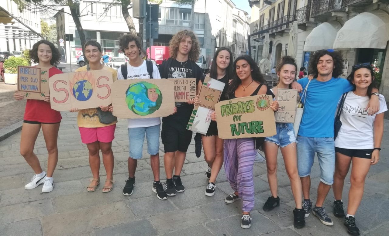 Fridays for future: i ragazzi lecchesi di nuovo in piazza
