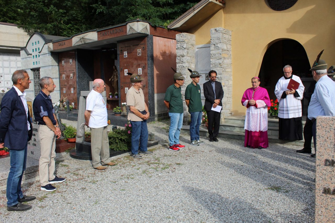 Introbio visita arcivescovo Mario Delpini in paese