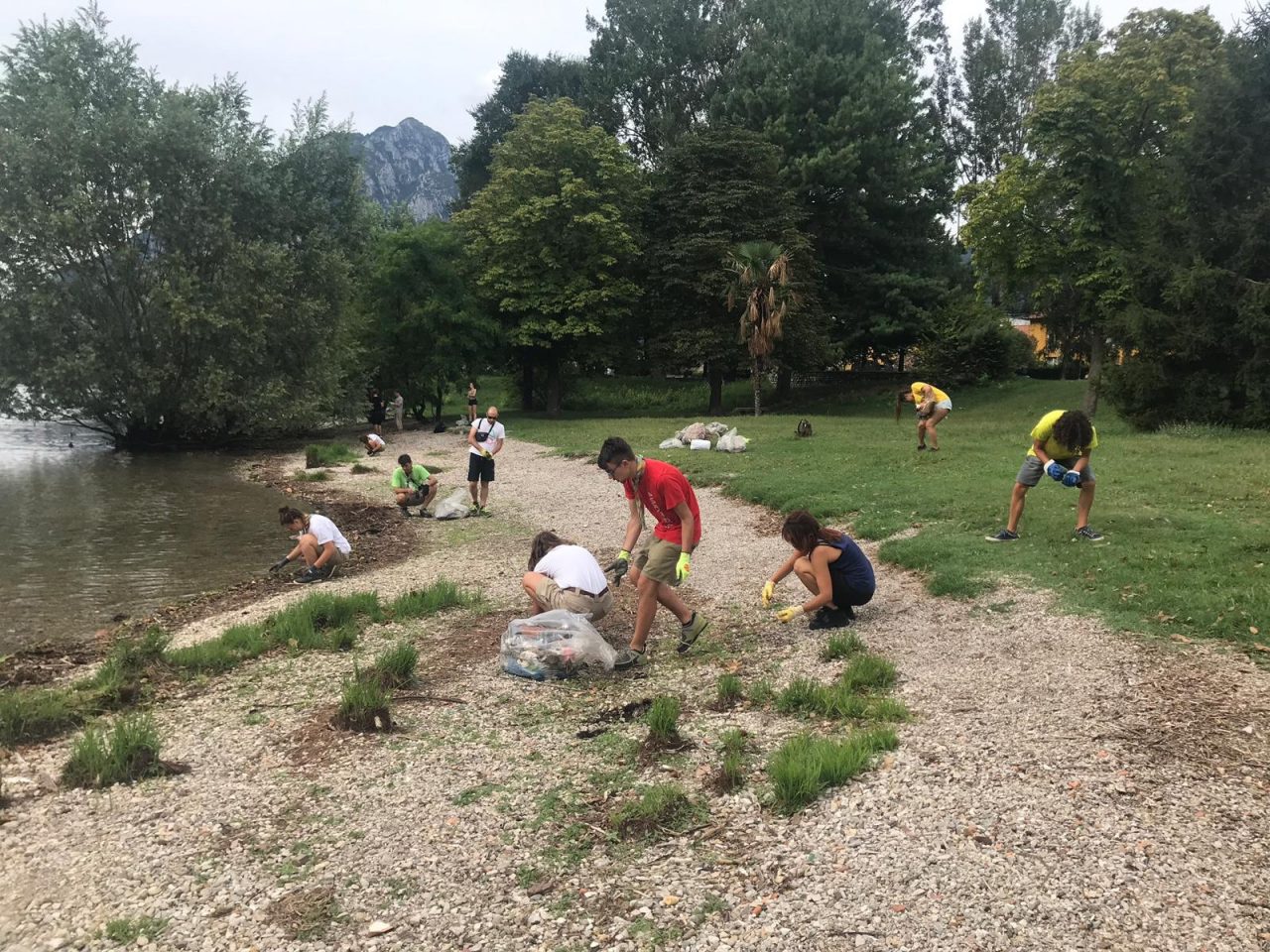 Da Bolzano per le spiagge di Lecco: insieme per un solo ecosistema FOTO
