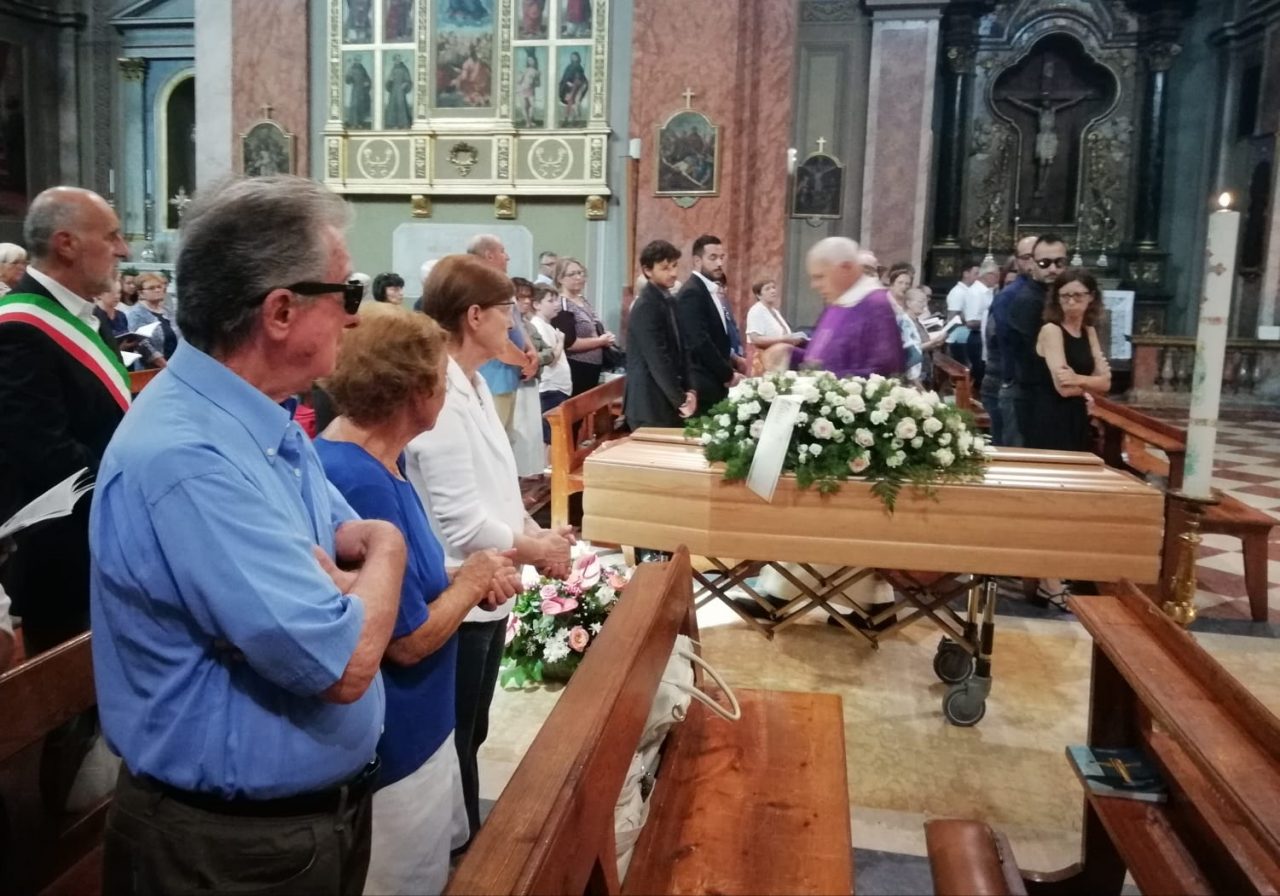 A Oggiono i funerali dell’ex vicesindaco Gerosa