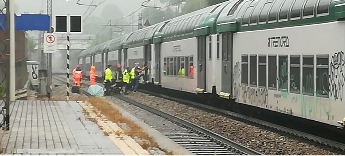 Tragedia: donna travolta e uccisa dal treno, circolazione in tilt FOTO E AGGIORNAMENTI