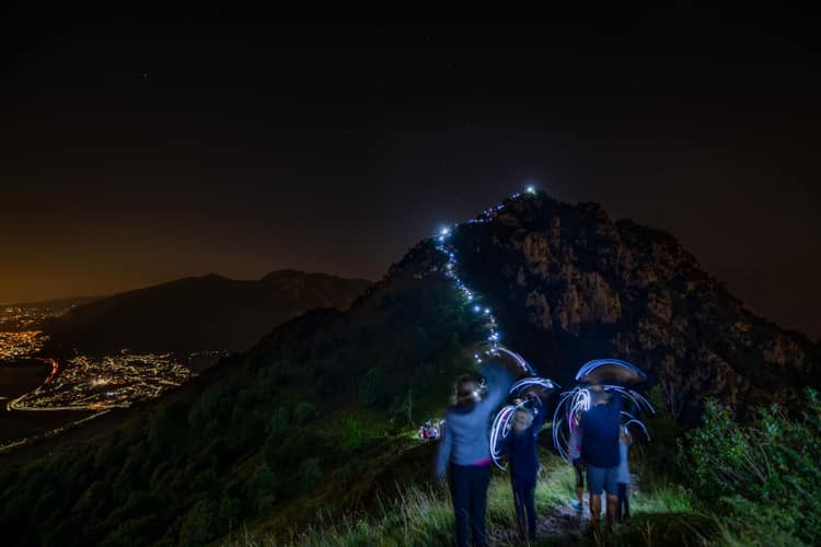 Monte Barro illuminato: che spettacolo magico! FOTO E VIDEO
