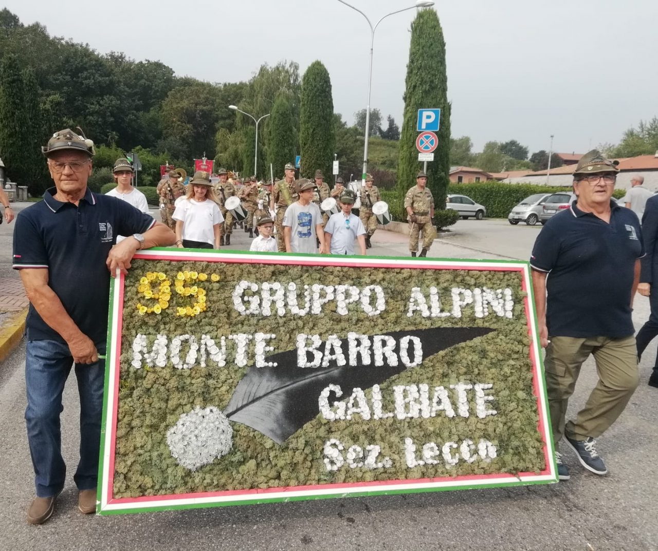 Grande domenica di festa per gli Alpini del Monte Barro FOTO