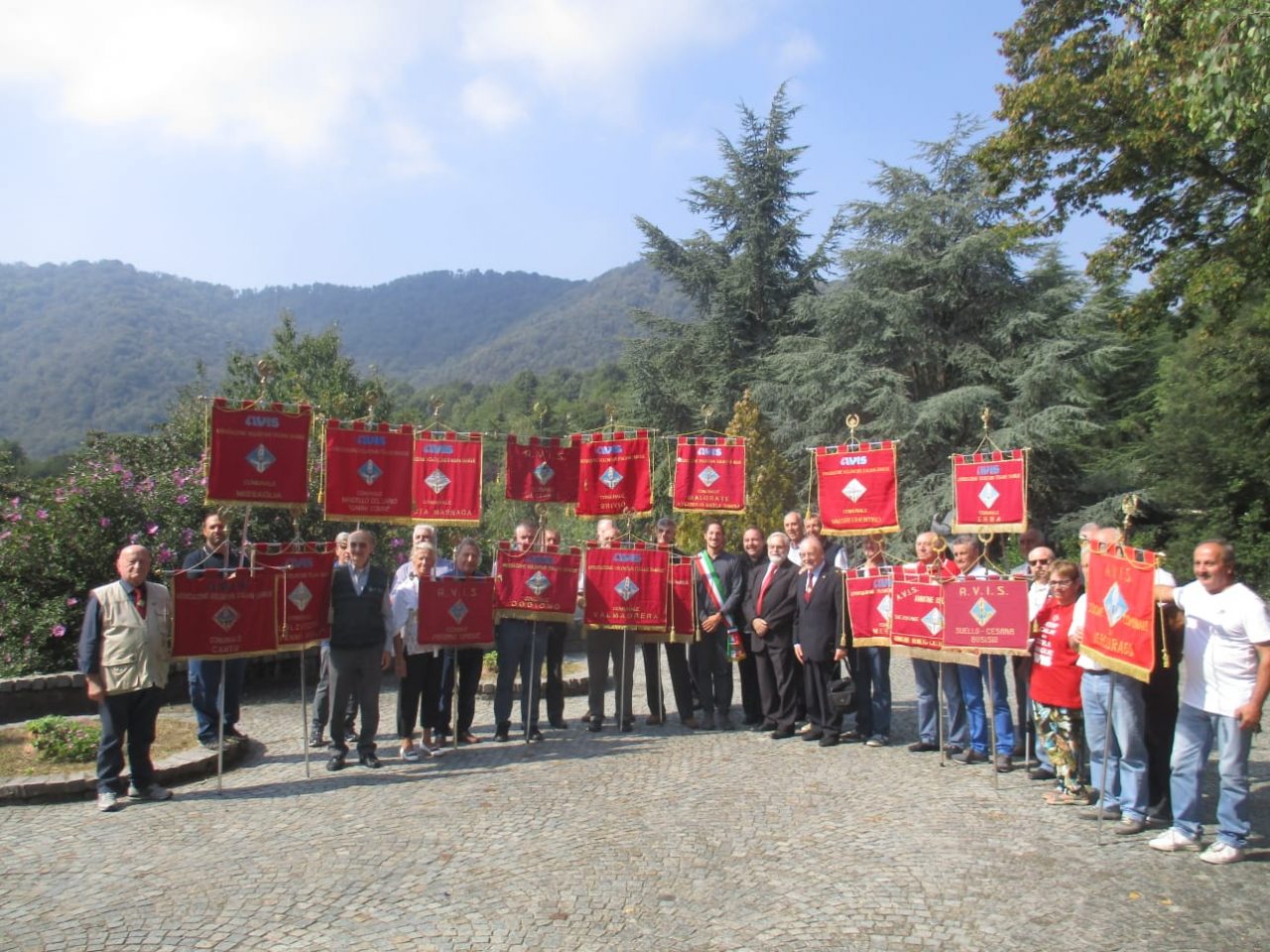 Gli Alfieri dell’Avis festeggiano a Valgreghentino il 10° anniversario FOTO