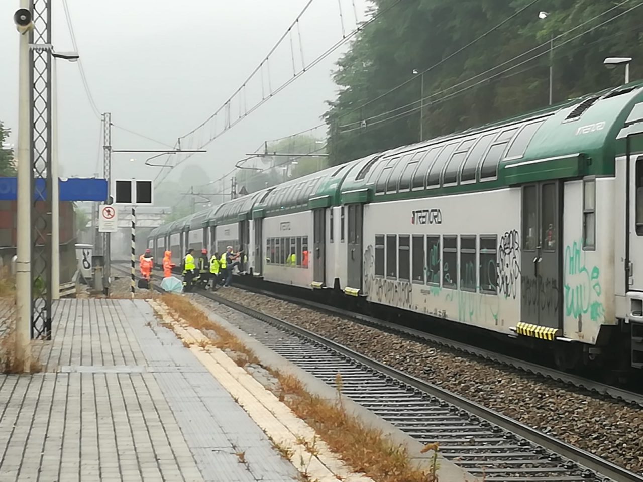 Donna morta sotto il treno: Trenord sotto accusa