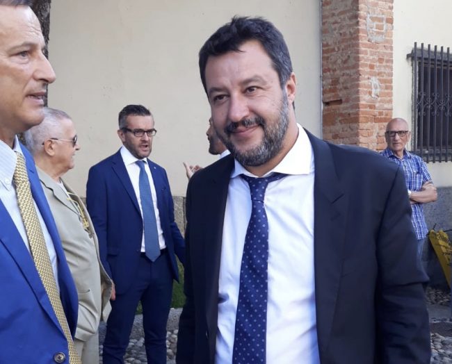 Sorpresa, Matteo Salvini spunta a un matrimonio in Brianza