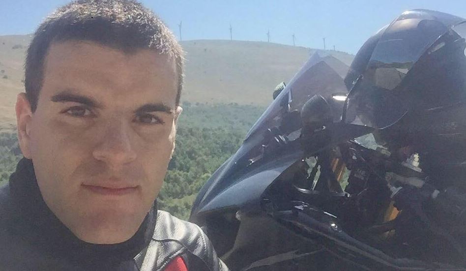 Dolore e sconcerto per la morte del biker