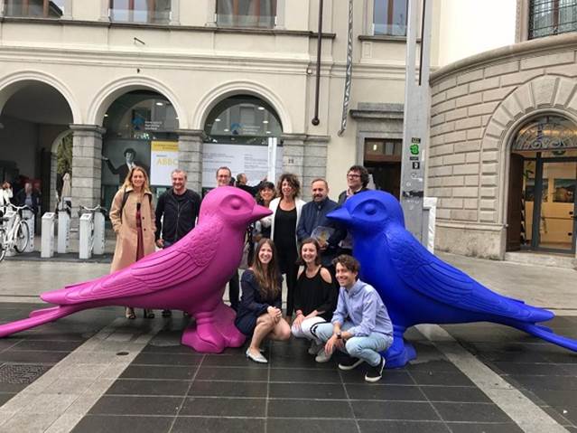 Lecco “invasa” da animali giganti