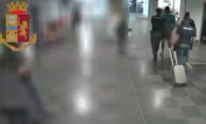 Donne picchiate a Lecco: in carcere l'aggressore della stazione. IL VIDEO DELL'ARRESTO IN OSPEDALE