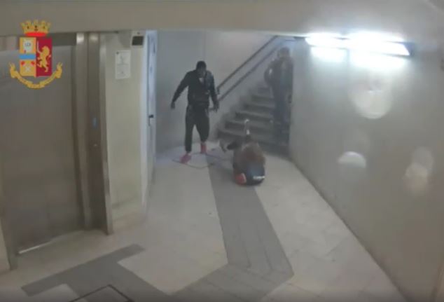 Assolto dopo aver picchiato due donne in stazione. Il tribunale di Lecco: “Giustizia è stata fatta”