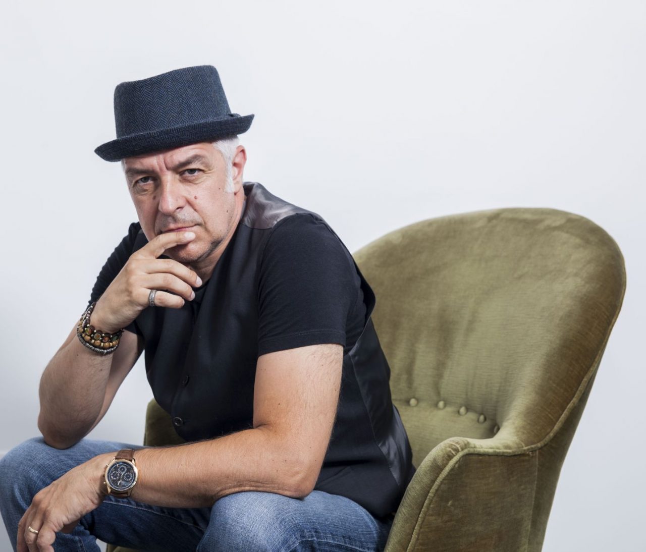 Davide Van De Sfroos, rinviati gli appuntamenti per “Manicomi”