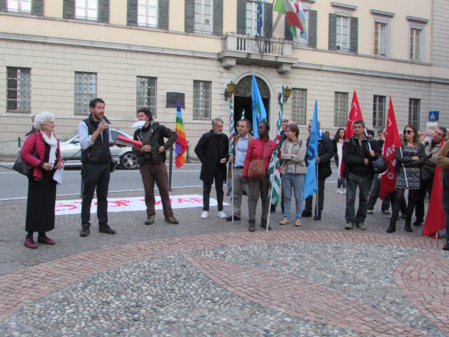 Il Pd Provinciale di Lecco oscurato da Facebook. “Colpa del sostegno ai curdi?