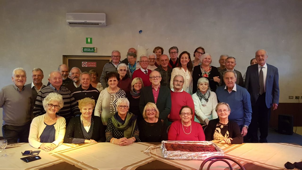 Rione del Piutè in festa: famiglie di ieri e di oggi a pranzo