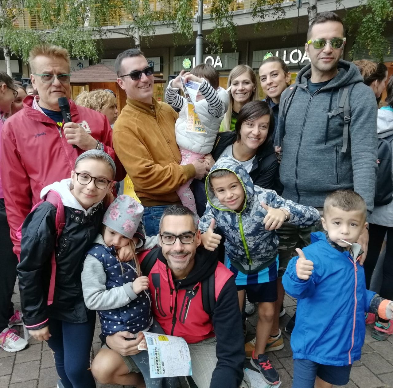In tremiladuecento alla partenza della Manzoniana FOTO