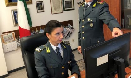 Incassa il reddito di cittadinanza e intanto lavora: estetista nei guai