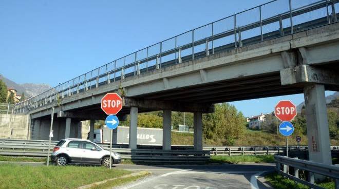 Ponte di Isella: si allungano i tempi