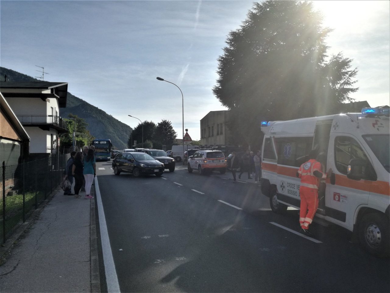 Schianto auto-moto, paura per un ragazzino