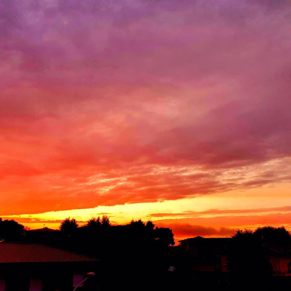 Tramonto infuocato: che spettacolo!
