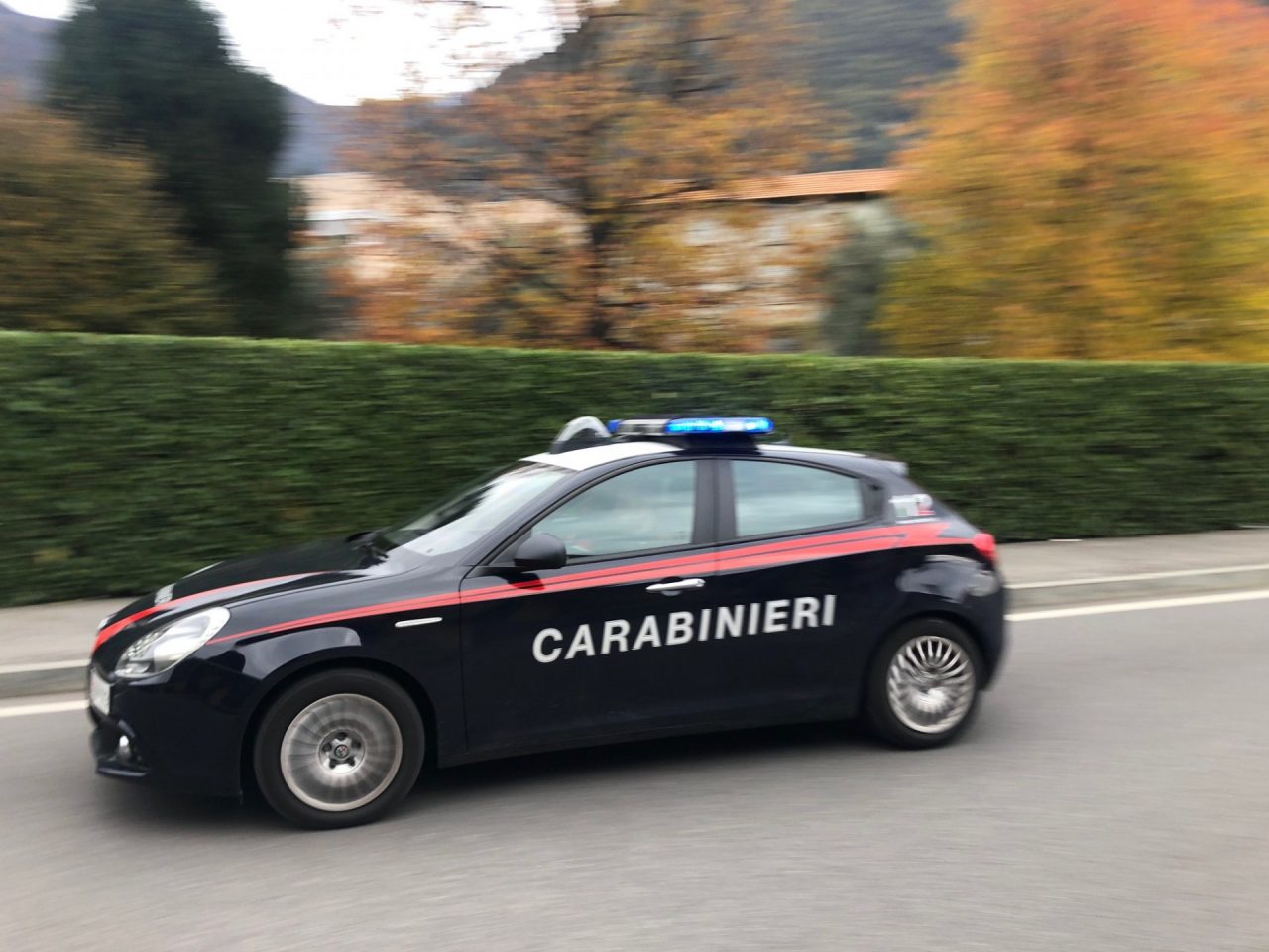 Rubano un lingotto alla Ferriera di Dongo