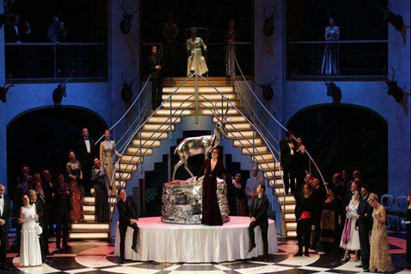 Mercoledì in scena al Palladium l’operetta “Il pipistrello”