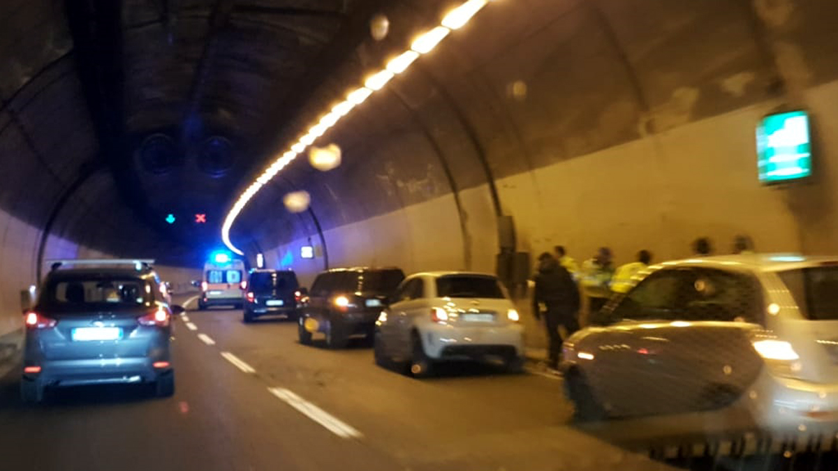 Incidente in galleria a Lecco, code in Ss 36 direzione Sud