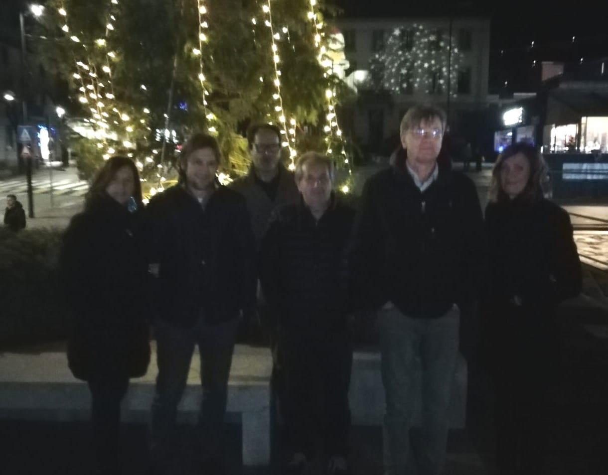 E’ già Natale a Calolzio: acceso l’albero e le luminarie FOTO