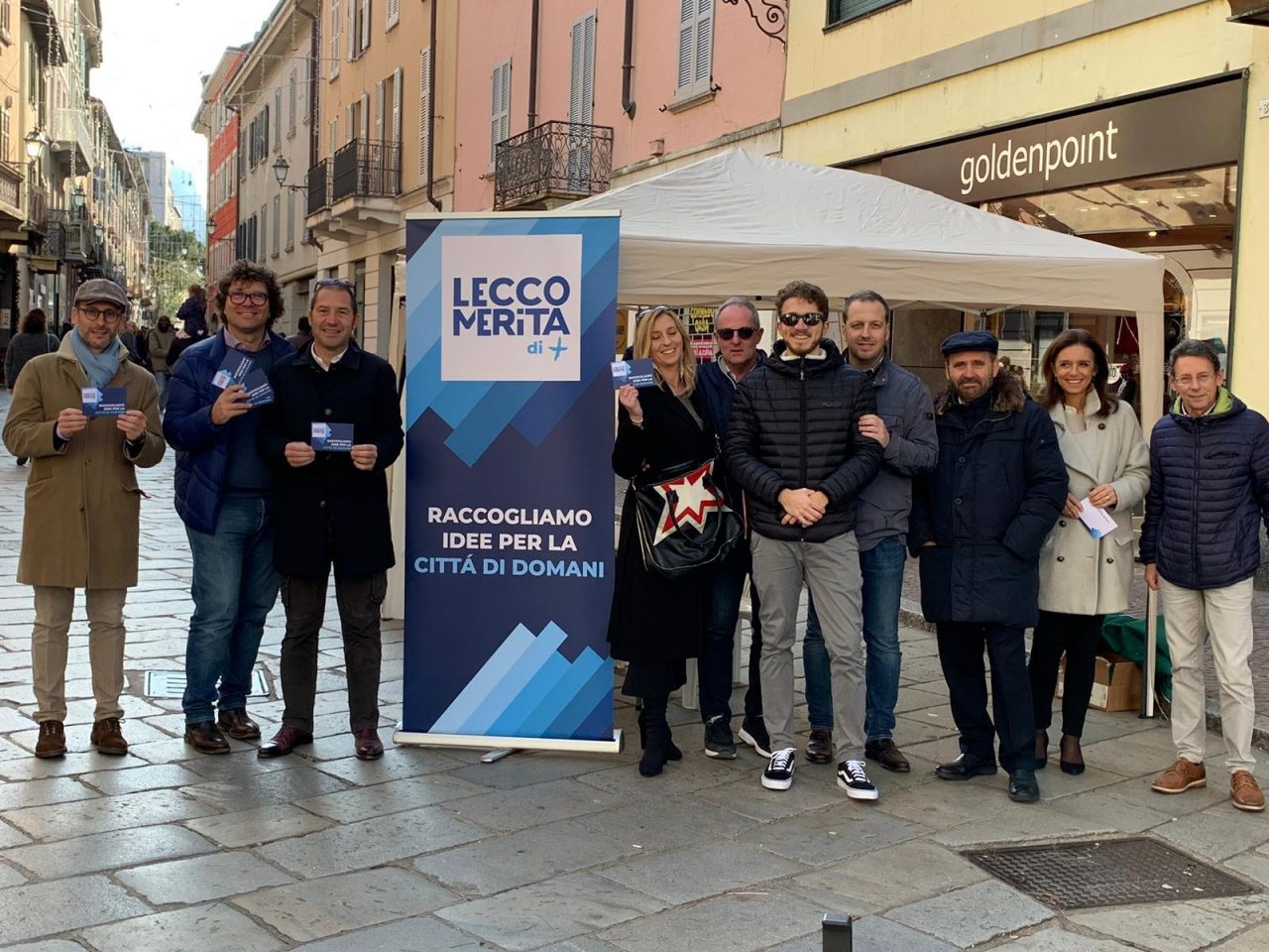 Lecco, elezioni 2020: in piazza il primo gazebo degli attivisti “Lecco merita di Più”