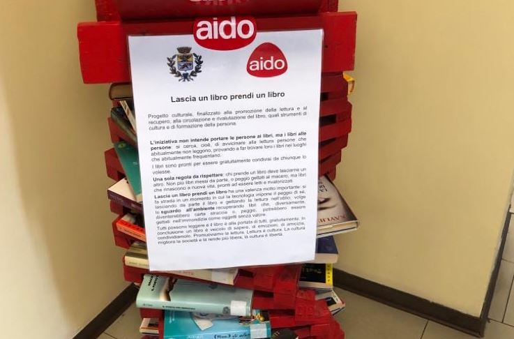 Lascia un libro prendi un libro