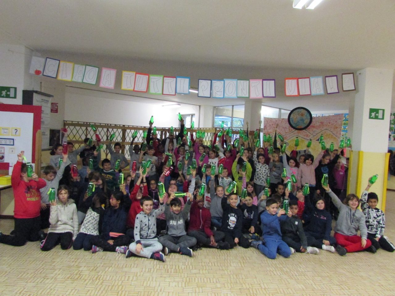 Consegnate le prime borracce nelle scuole lecchesi FOTO