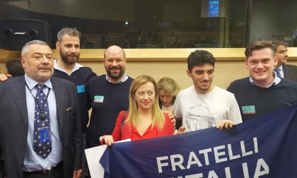 Fratelli d'Italia Lecco a Bruxelles per protestare contro il MES FOTO