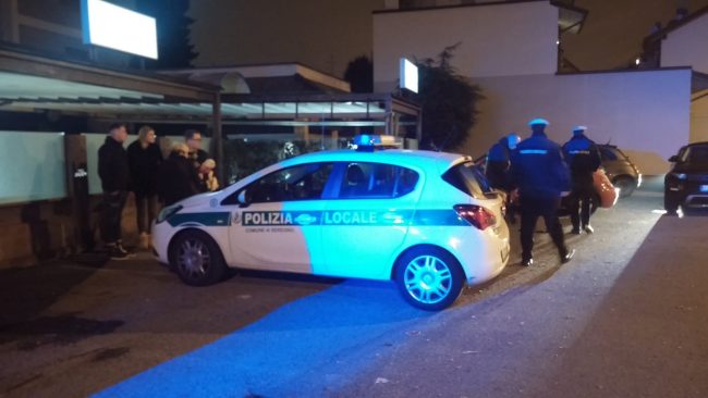 Mix nocivo di detersivi, due intossicati al ristorante in Brianza