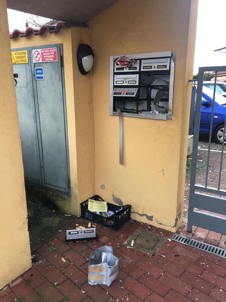 Fatta esplodere la cassetta della posta del sostenitore di Bossetti