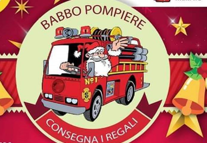 Babbo Pompiere consegna i regali ai bambini