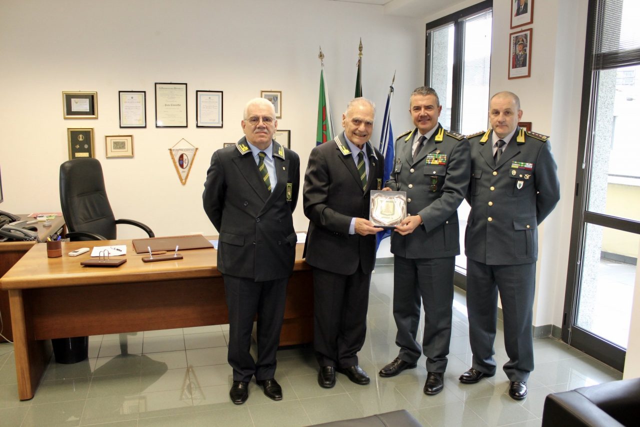 Il comandante regionale della Guardia di Finanza in visita a Lecco