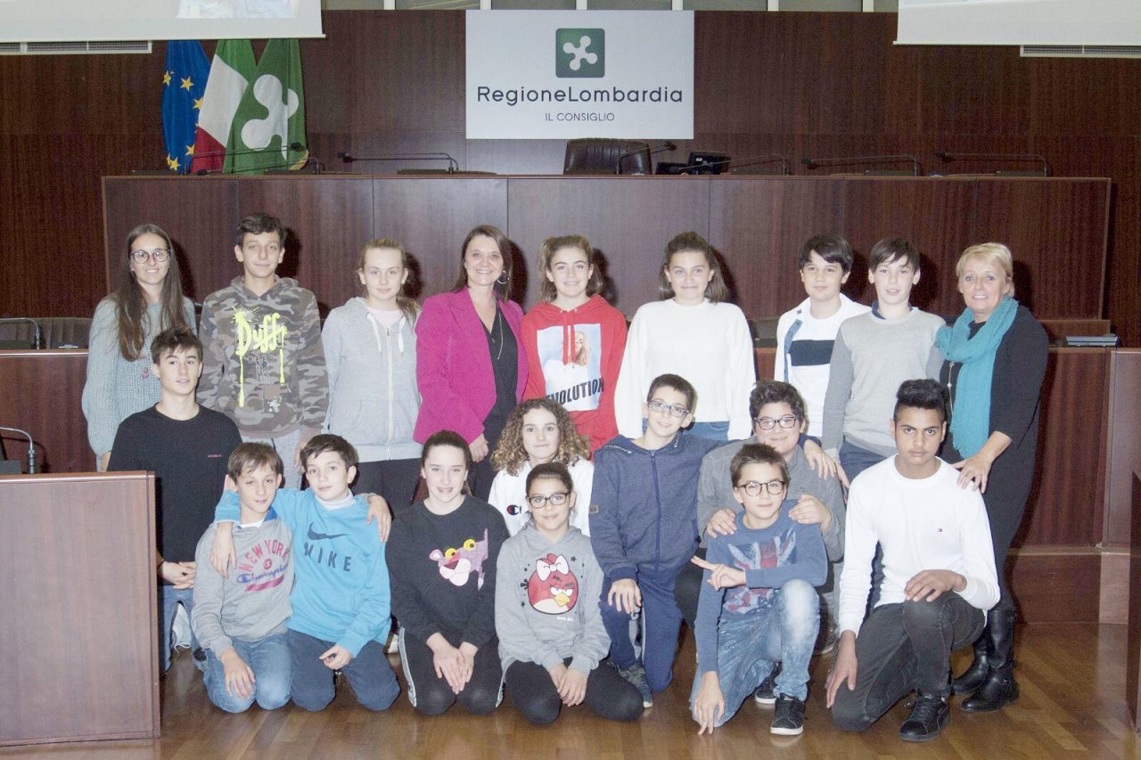 Gli studenti dell’Istituto di Gravedona ed Uniti in visita al Pirellone FOTO