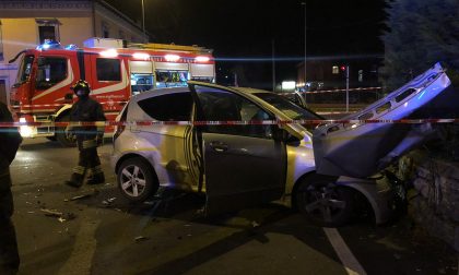 Schianto tra auto, giovani in ospedale FOTO