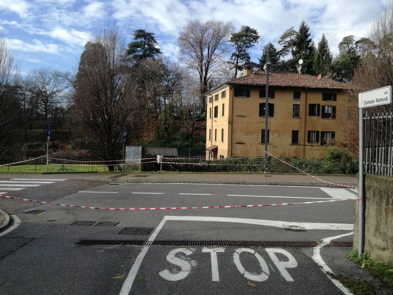 Maltempo, a Ello blackout e strada a rischio cedimento